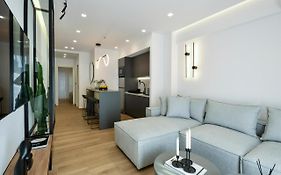 Luxury Downtown Apartment C2